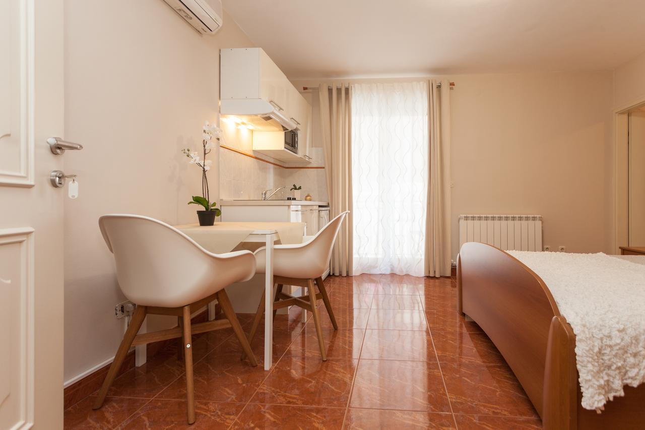 Apartments Alice Rovinj Exteriör bild